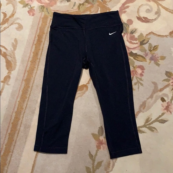 Nike Dri-fit Running Black Cropped Legging Size Sm - Picture 2 of 3